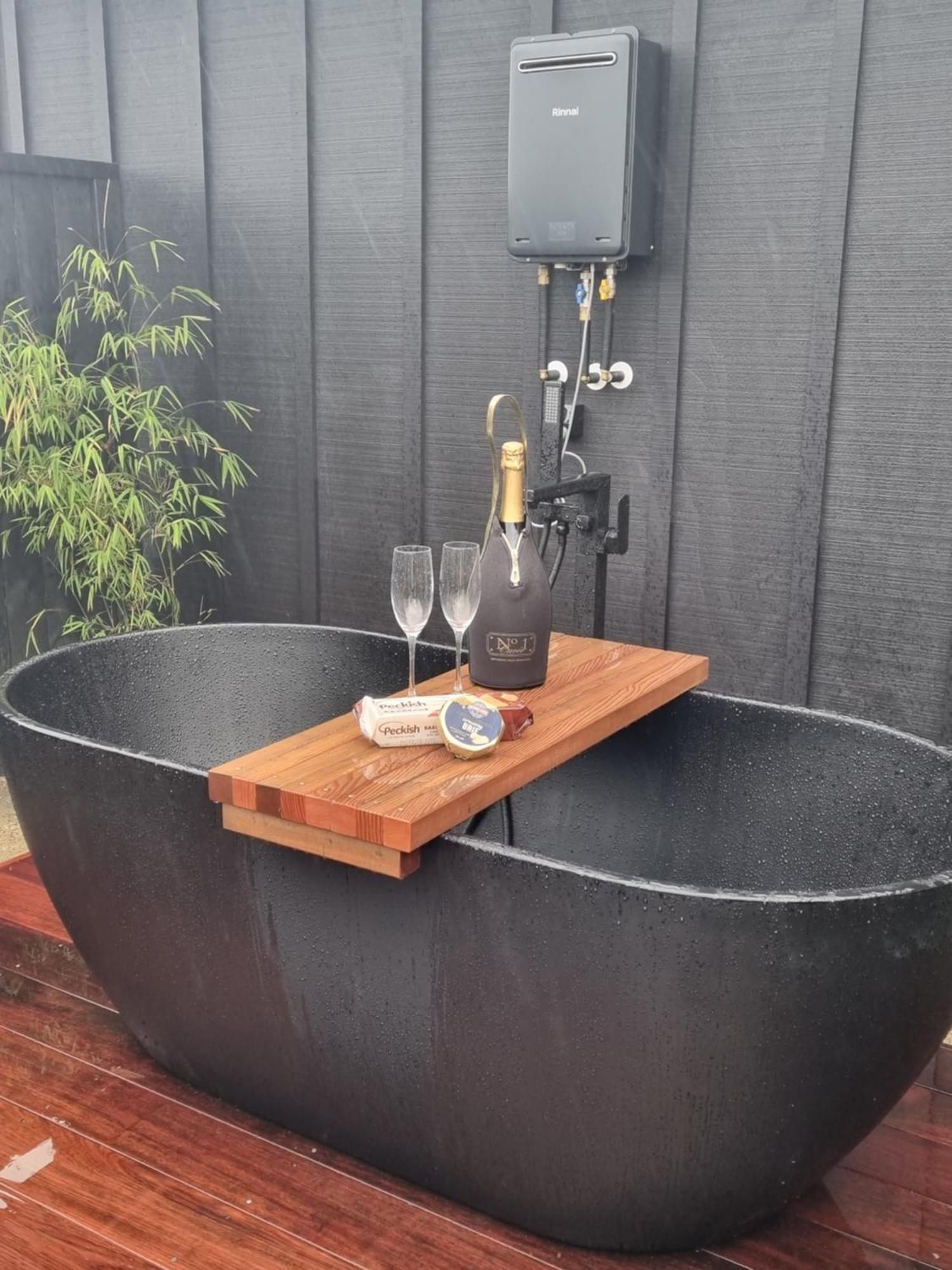 Bach22 Rustic Romantic Getaway Te Puna 외부 사진